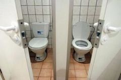 Туалеты в России стали делом коммерческим