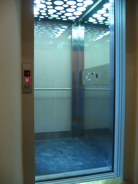 В Лифте