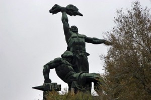 Памятник Стачке, или "Подвези на Западный!"
