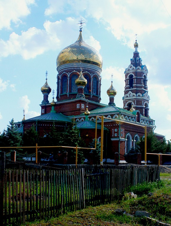 Преображенский храм является главной архитектурной достопримечательностью хутора Обуховка и доминантой в окрестностях.