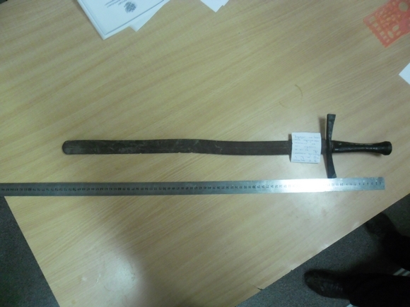Полицейские  измерили длину "самурайского" меча.