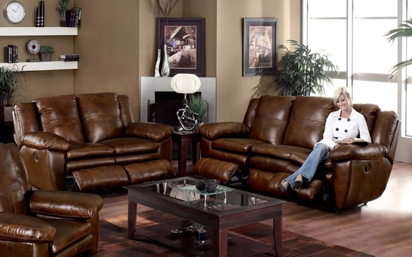 Кожаный диван для любителей роскоши.