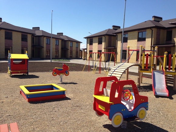  Ключевым объектом уличного благоустройства стала новая детская площадка.