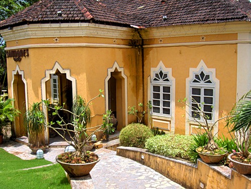 Индийский дом со двором.