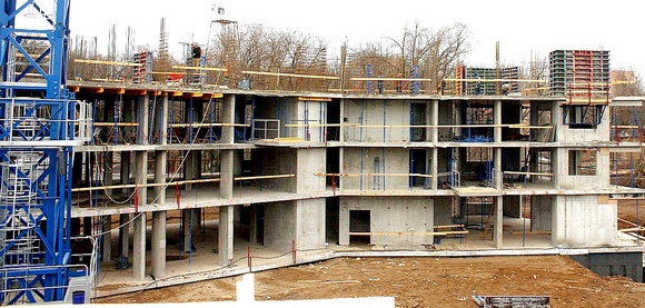 Январь-2015: строительство второго этажа.