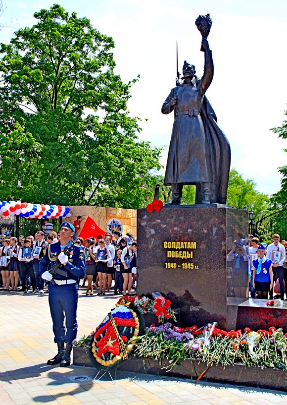 Памятник воину-освободителю в Ростове-на-Дону.