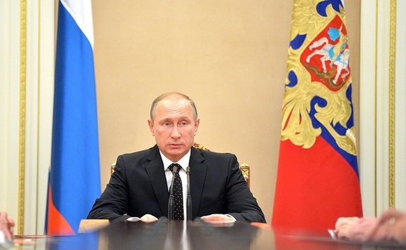 Владимир Путин и противогазы.