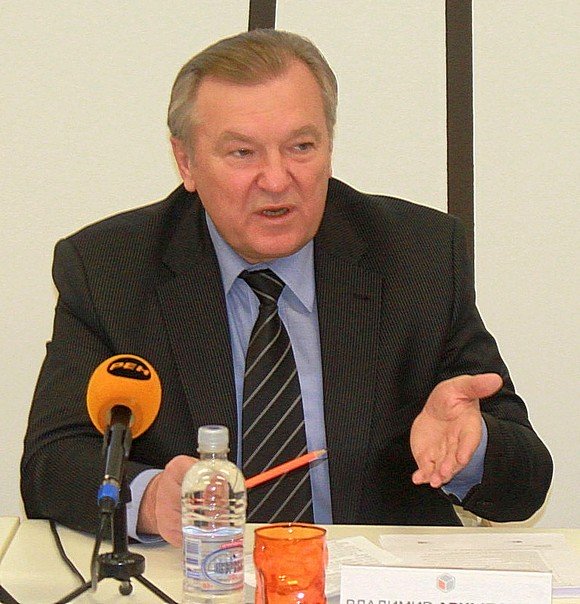 Владимир Арцыбашев на пресс-конференции.